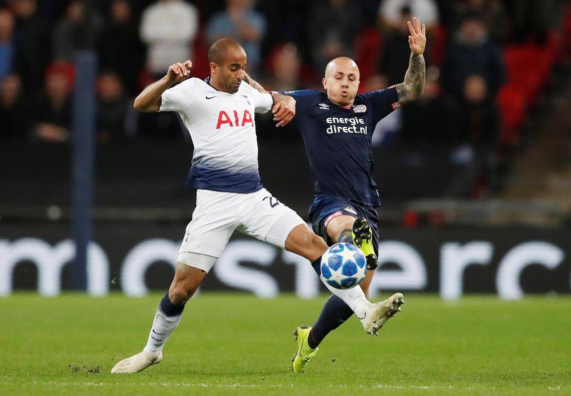 九游-赛地聚焦：荷甲窗口期热度飙升，法兰克福完成体检，压力陡增，数据层面出现新趋势的简单介绍