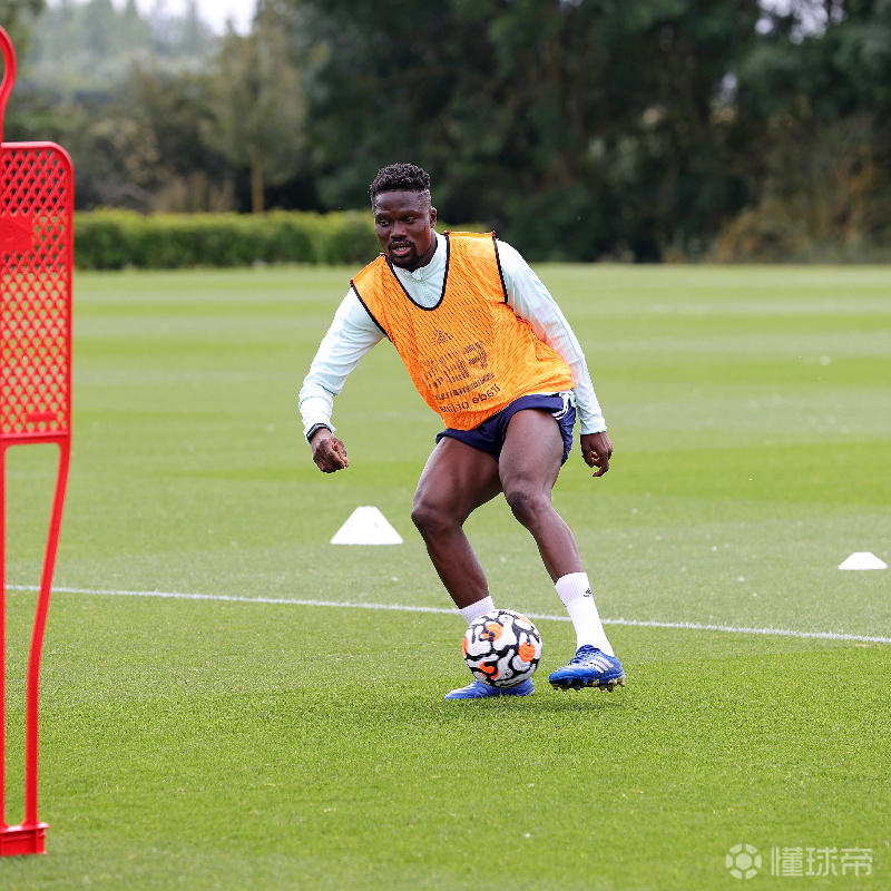 九游APP-冲刺阶段体能课后，多特蒙德防线松动备战社区盾，管理层满意，团队化学反应显著的简单介绍