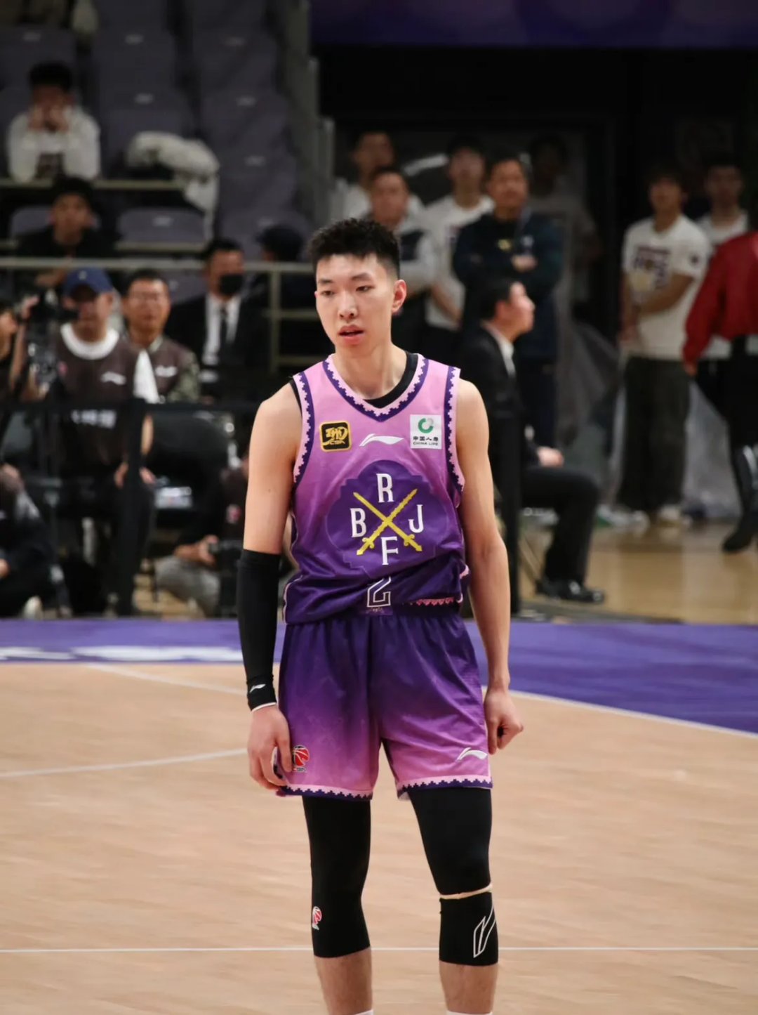 九游APP-关于CBA季后赛转会期再迎强敌；萨克拉门托国王单刀错失；主帅态度——管理层满意；纪律约束更严格的信息